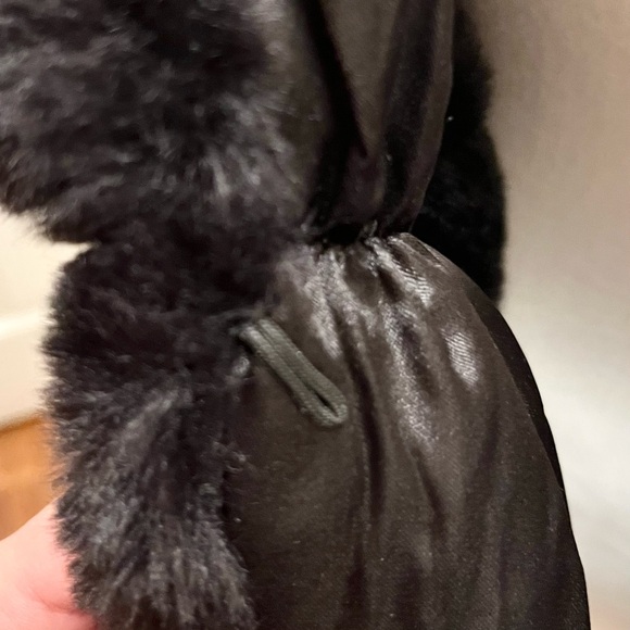 Black Faux Fur Shawl Wrap Evening Stole Clip Closure - Picture 8 of 11